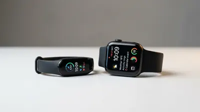 Fitbit Charge 6 vs Apple Watch SE